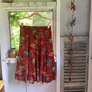 Vintage flowy pattern skirt